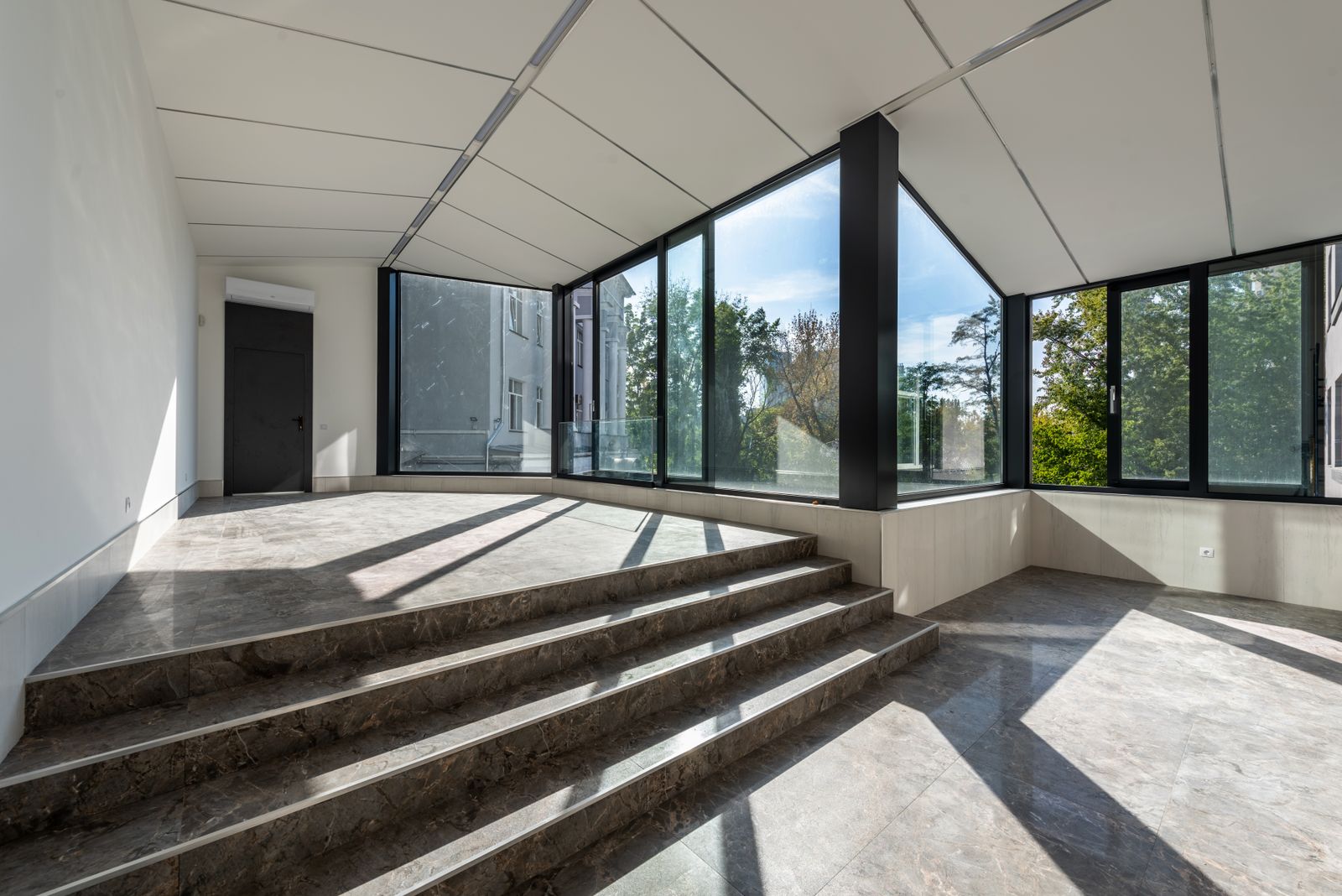 Intérieur avec carrelage de grand format